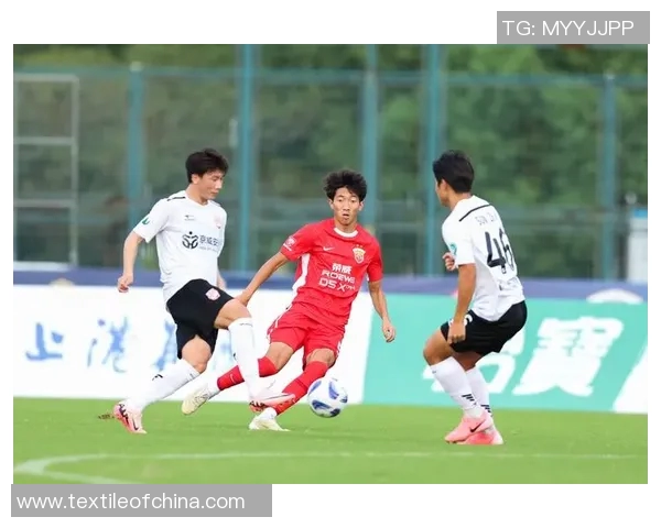 中乙升级资格争夺战火重燃各队全力以赴争夺宝贵名额