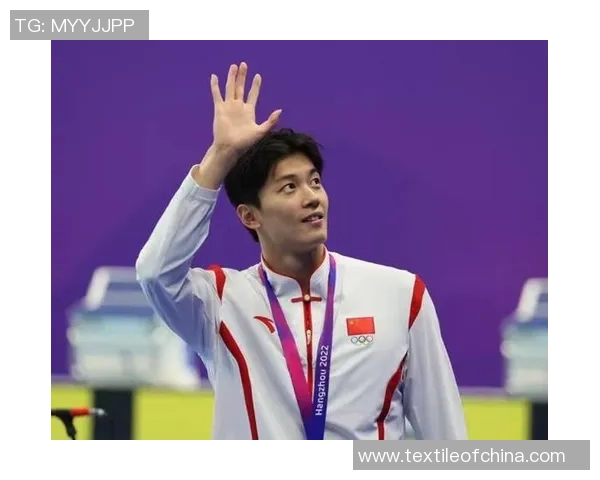 向余望进球的背后故事与他在赛场上的奋斗历程 向余望进球的背后故事与他在赛场上的奋斗历程