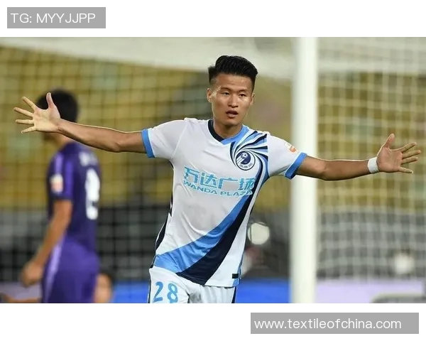 林良铭精彩表现助力球队反超大连英博展现出色竞技状态 林良铭精彩表现助力球队反超大连英博展现出色竞技状态