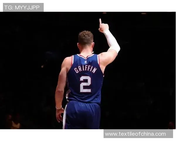 海斯扣篮精彩瞬间回顾与技术解析展现篮球魅力与运动员风采