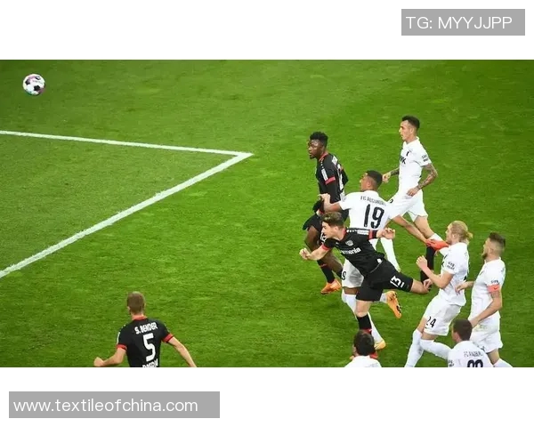 弗赖堡客场逼平勒沃库森，保持不败拿下宝贵1分